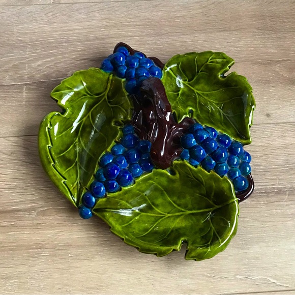 Vintage Arnels Ceramic Molds grape divided antipasto dish , candy bowl catch all - Picture 1 of 5